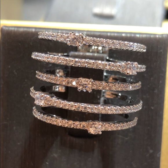 Gorgeous 925 Sterling Silver CZ 6 Rows Ring - Picture 2 of 2